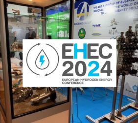 Arcamo's stand at the EHEC 2024 in Spain with Pressure Tech samples in display cabinet